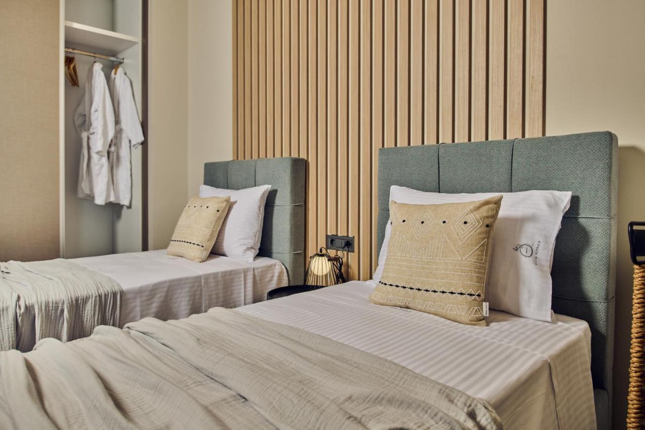 Althea Lavish Estate - Villa & Suite Закінф Екстер'єр фото
