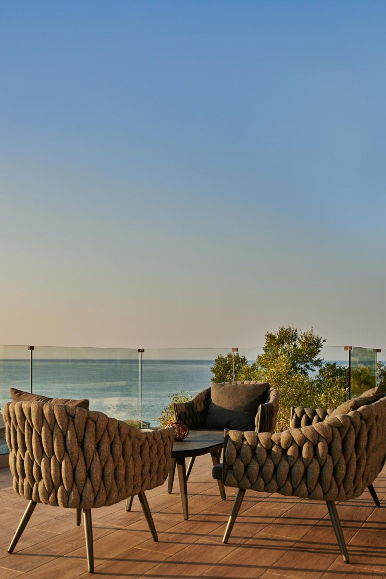 Althea Lavish Estate - Villa & Suite Закінф Екстер'єр фото